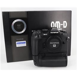 OLYMPUS E-M1 MARK II + BATTERY GRIP - GARANZIA 12 MESI FCF