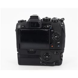 OLYMPUS E-M1 MARK II + BATTERY GRIP - GARANZIA 12 MESI FCF