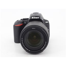 NIKON D5000 + DX 18-140mm F3.5-5.6G ED VR - GARANZIA 6 MESI FCF