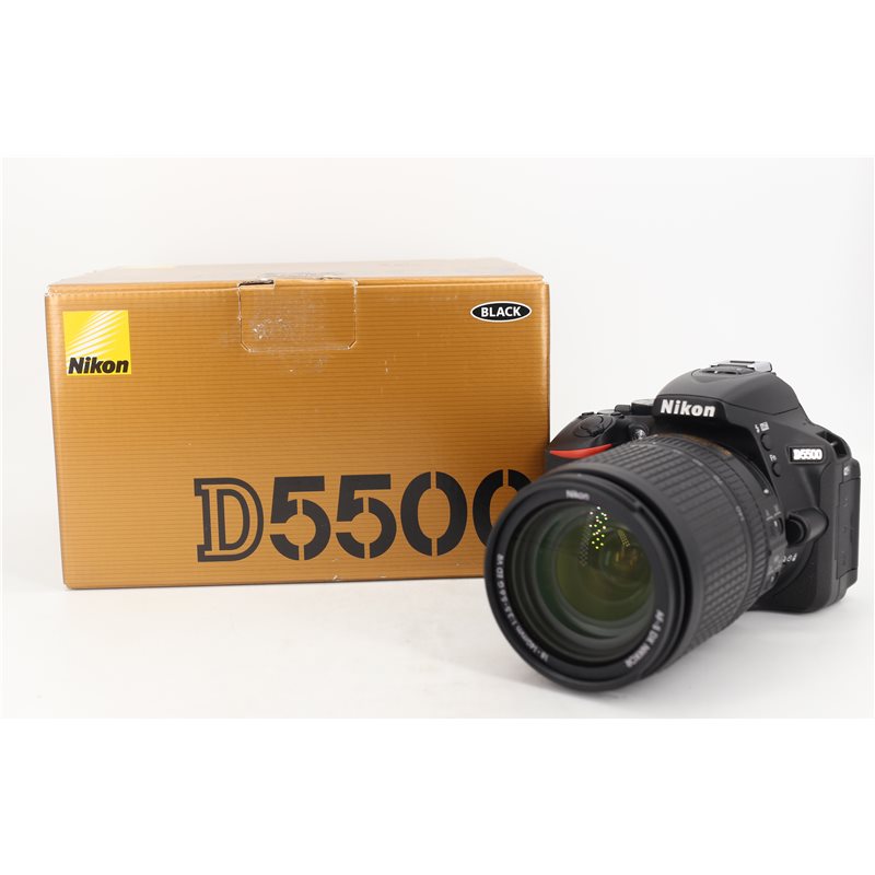 NIKON D5000 + DX 18-140mm F3.5-5.6G ED VR - GARANZIA 6 MESI FCF